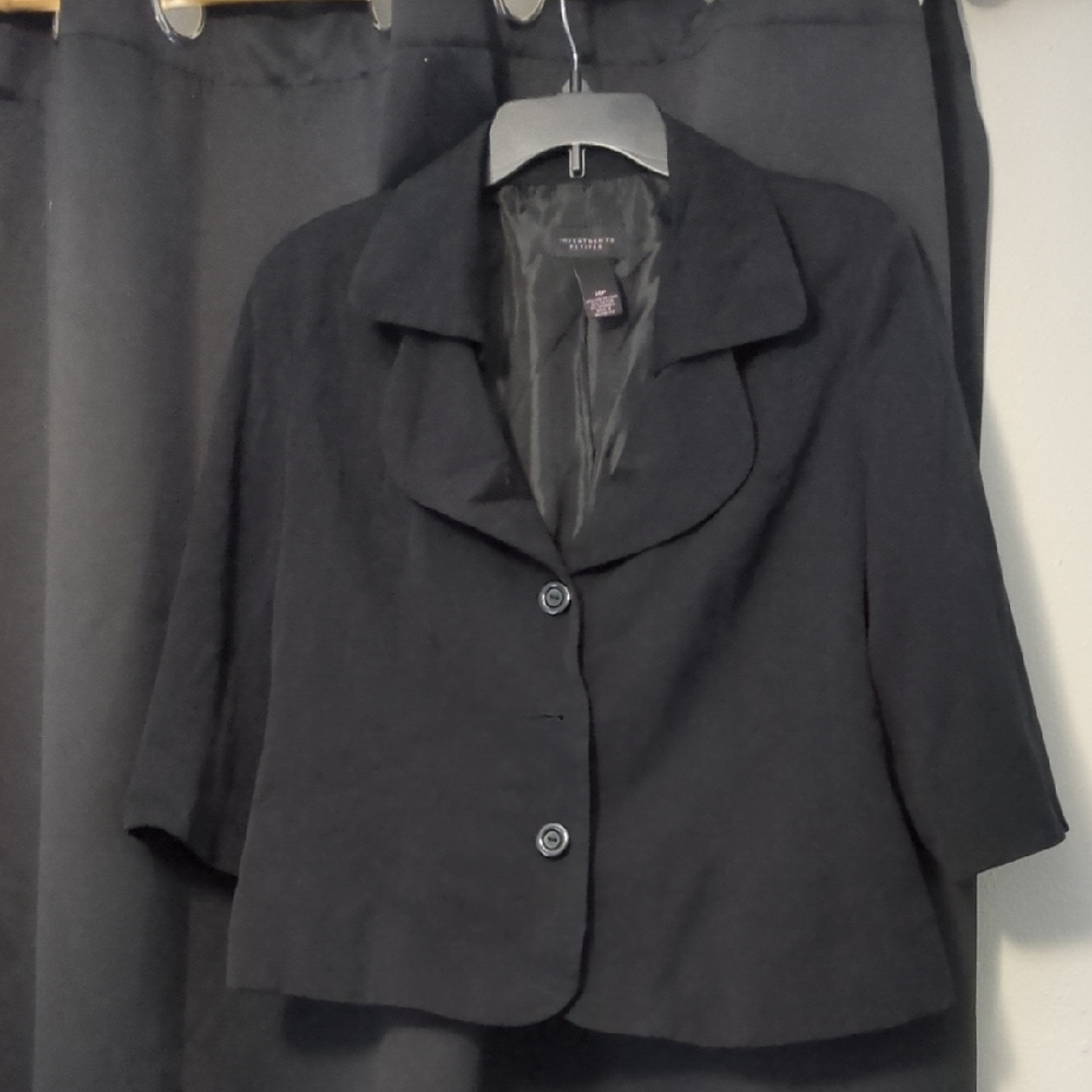 Investments Elegant Black Suit Jacket